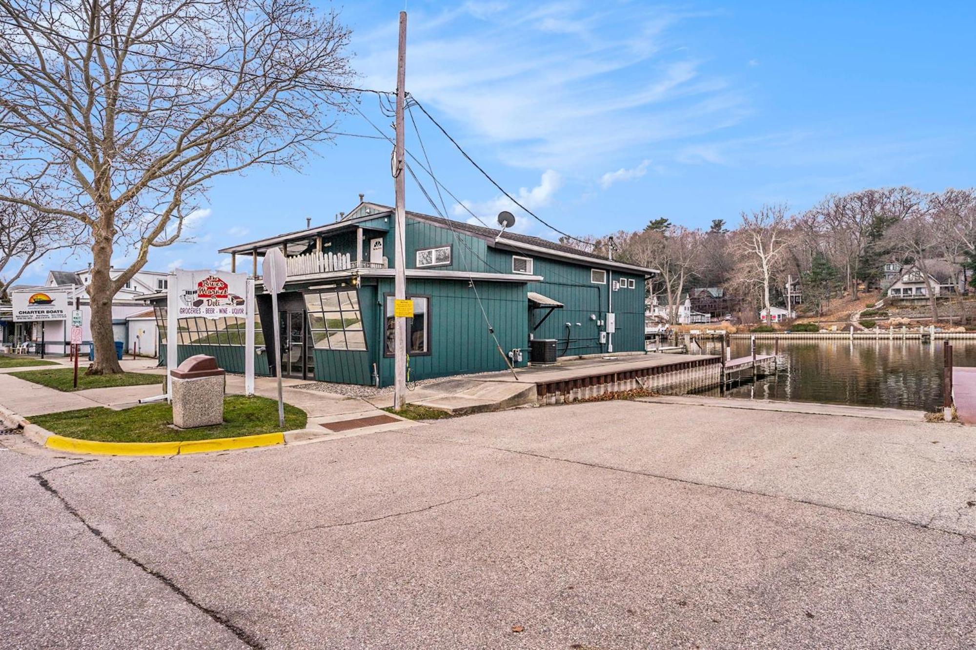 Riverside - Unit B * Saugatuck